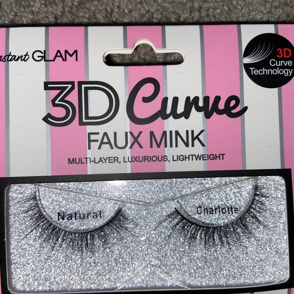 Lashes - Picture 3 of 6